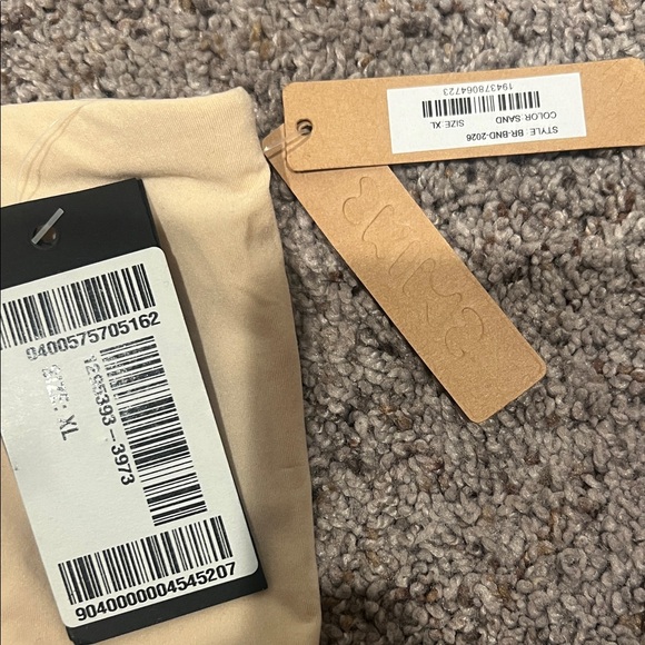 SKIMS Bandeau Top - Picture 2 of 2